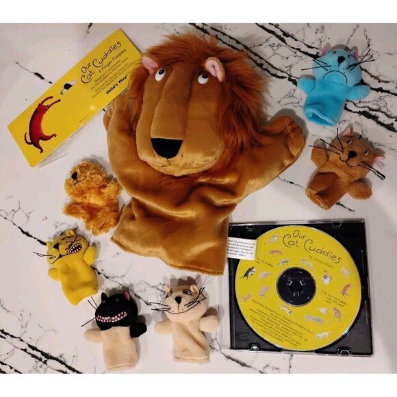 Vintage Child's Play Our Cat Cuddles Finger Puppets, CD Storybook 8 pc set lion - Picture 7 of 7